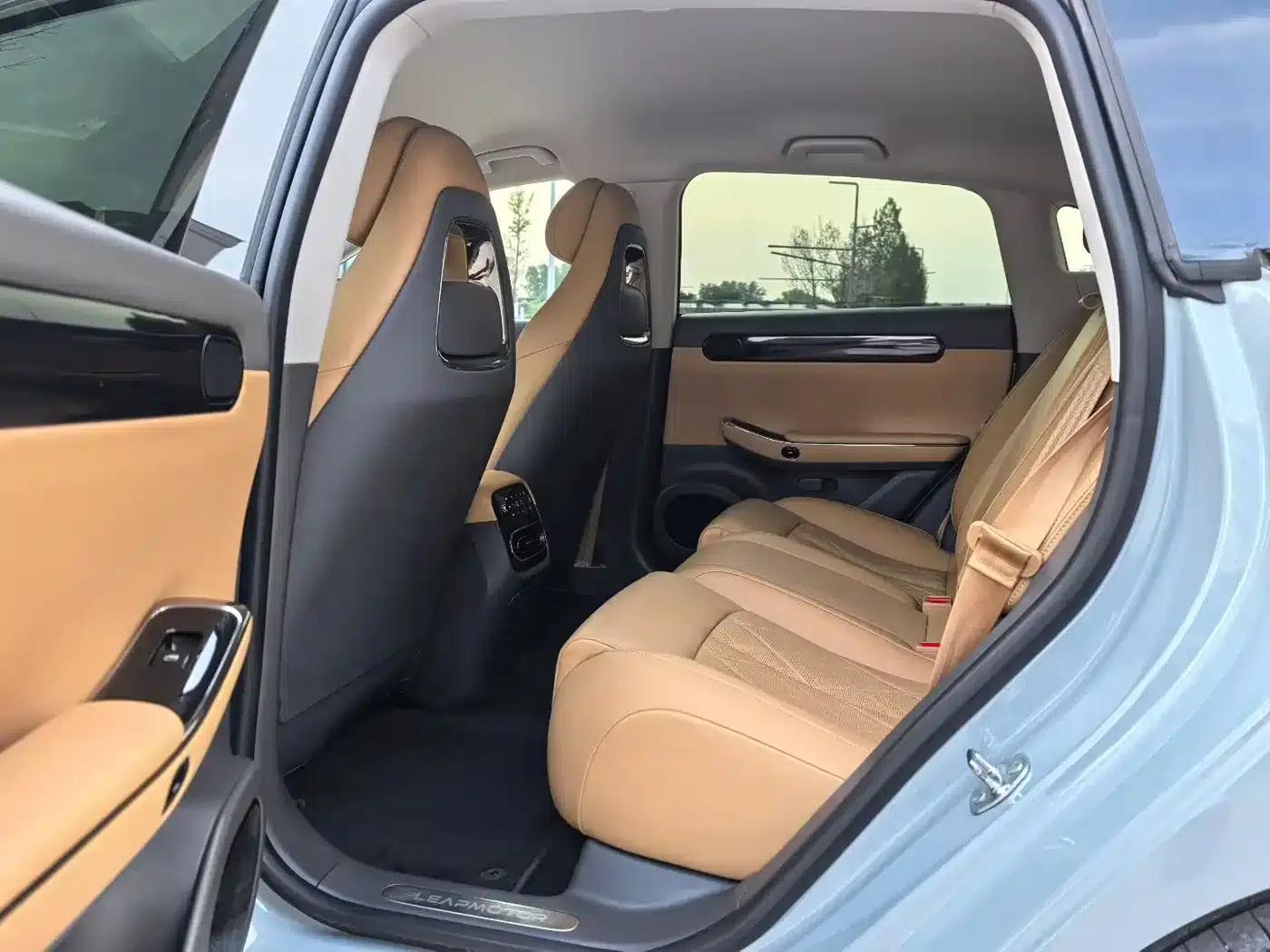 Leapmotor C01 2024 Range Extended 316 Premium Edition — миниатюра 5