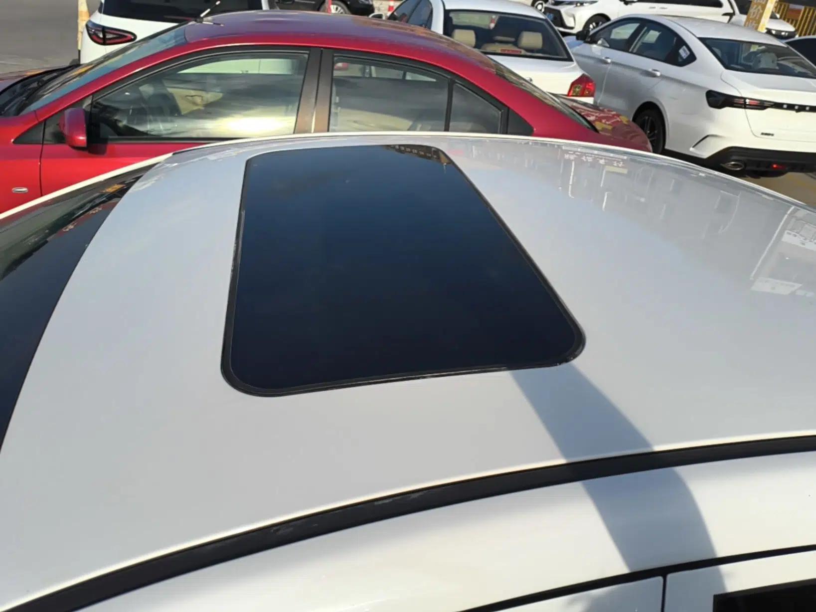 Roewe 350 2015 1.5L Manual Luxury Sunroof Edition — миниатюра 11