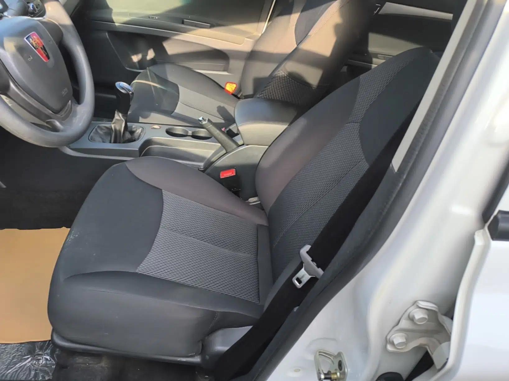 Roewe 350 2015 1.5L Manual Luxury Sunroof Edition — миниатюра 17