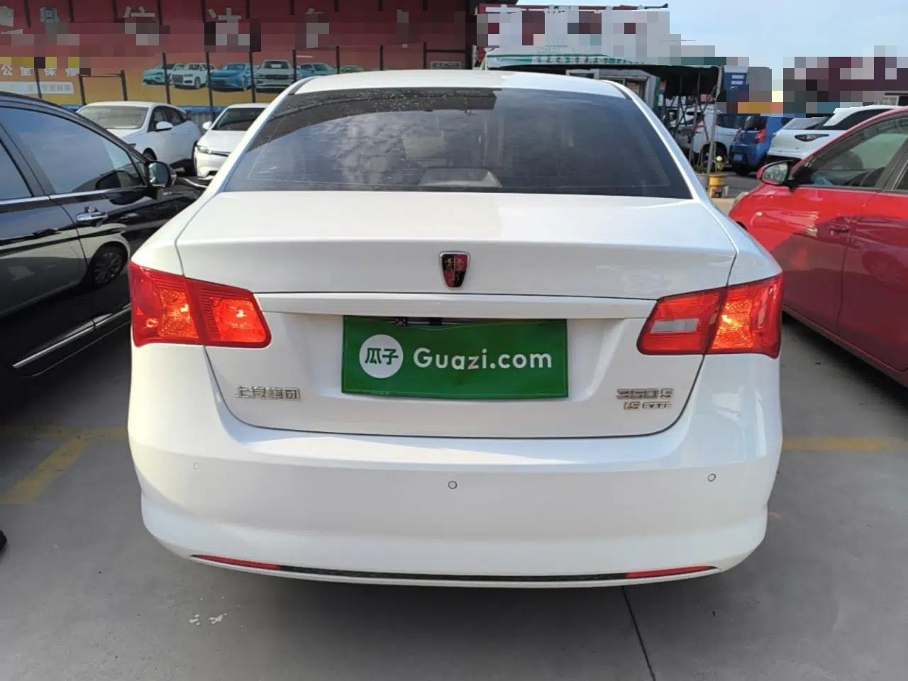 Roewe 350 2015 1.5L Manual Luxury Sunroof Edition — миниатюра 3