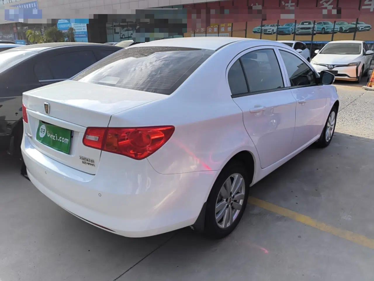Roewe 350 2015 1.5L Manual Luxury Sunroof Edition — миниатюра 4