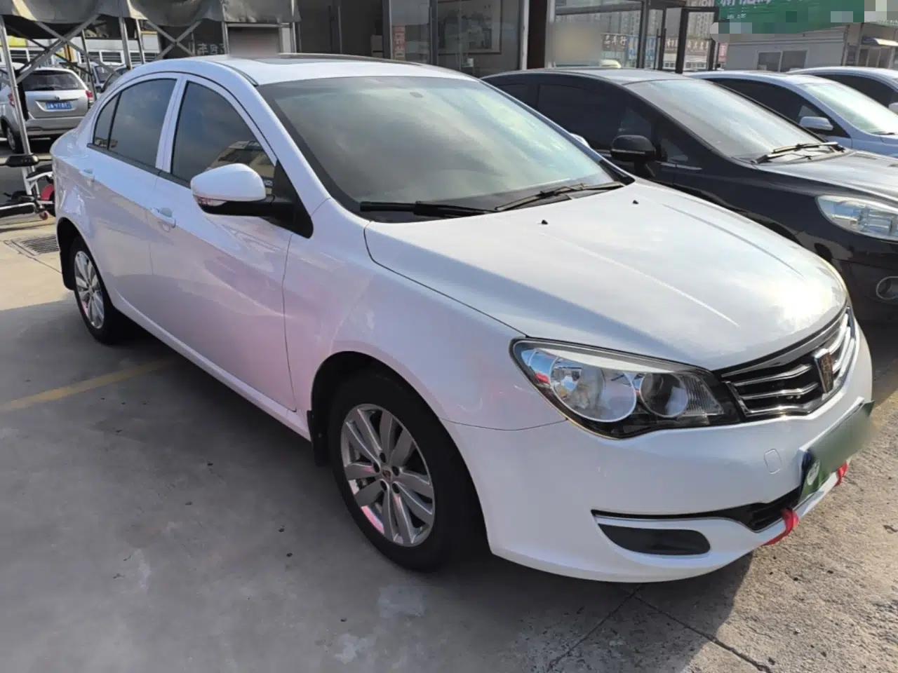 Roewe 350 2015 1.5L Manual Luxury Sunroof Edition — миниатюра 6