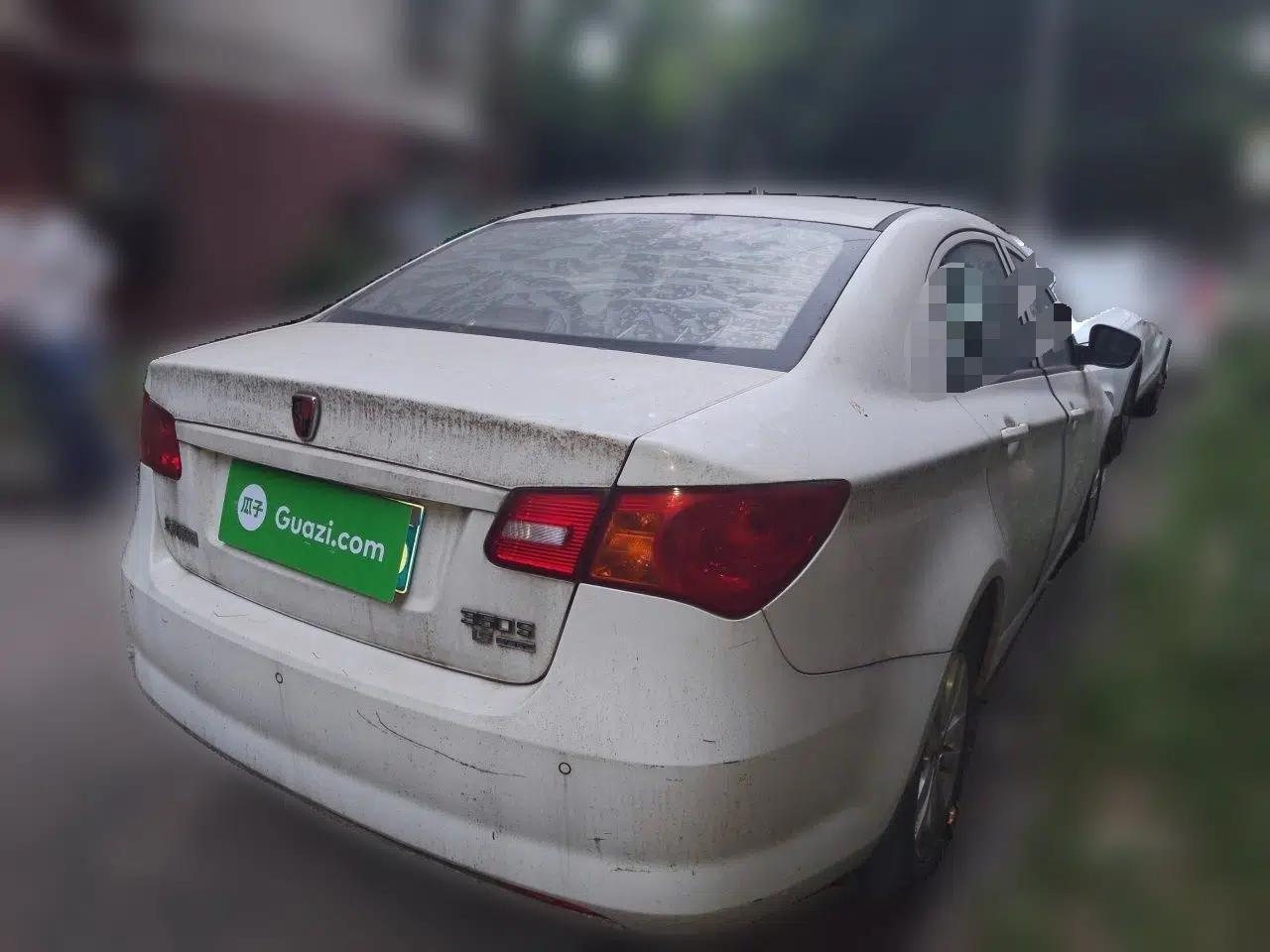 Roewe 350 2015 1.5L Manual Luxury Sunroof Edition — миниатюра 6