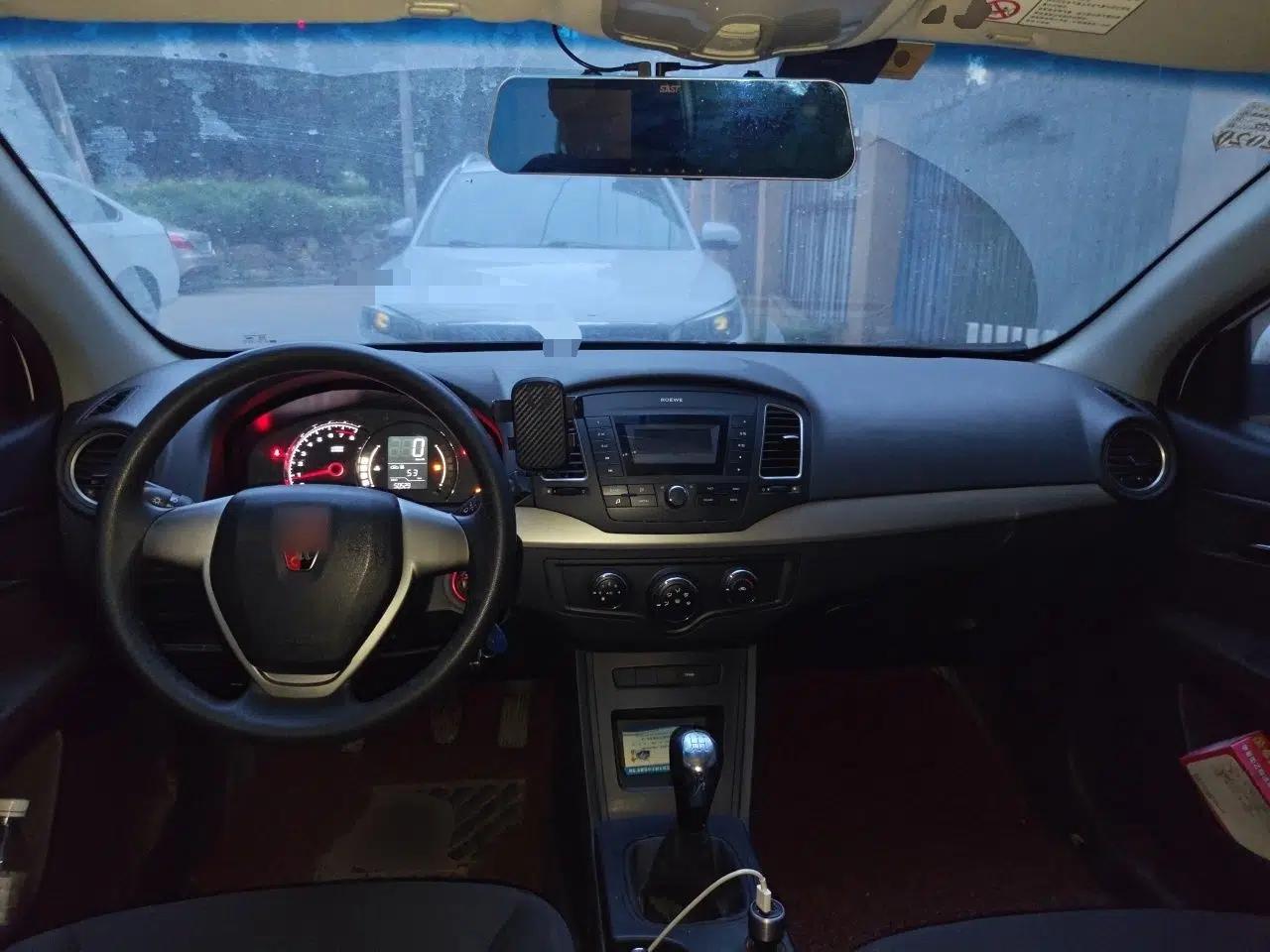 Roewe 350 2015 1.5L Manual Luxury Sunroof Edition — миниатюра 10