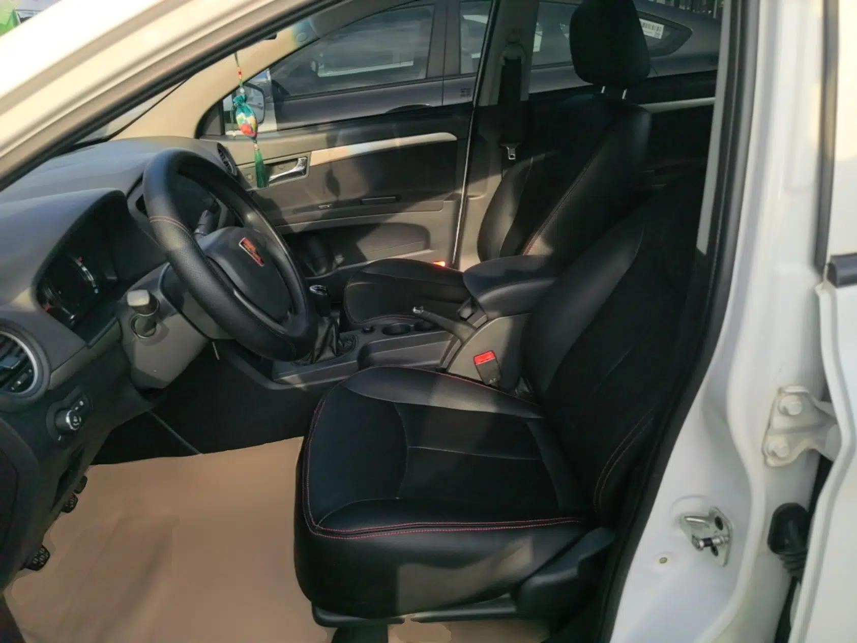 Roewe 350 2015 1.5L Manual Luxury Sunroof Edition — миниатюра 17