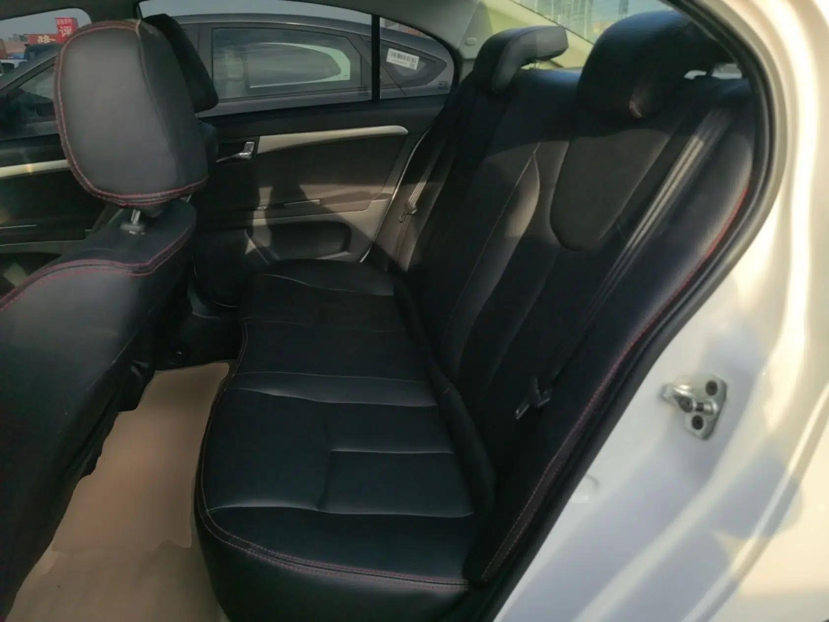 Roewe 350 2015 1.5L Manual Luxury Sunroof Edition — миниатюра 19