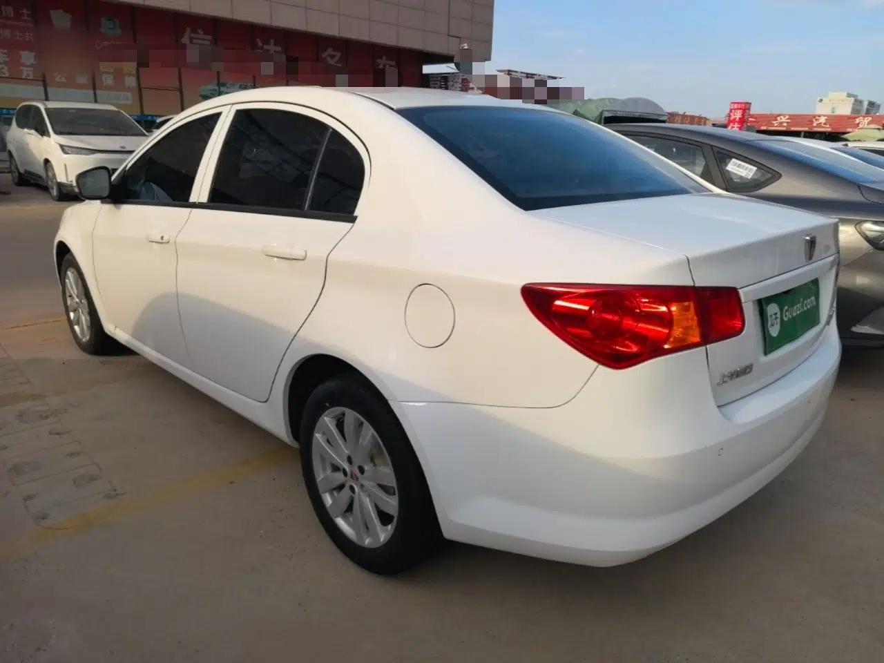 Roewe 350 2015 1.5L Manual Luxury Sunroof Edition — миниатюра 7