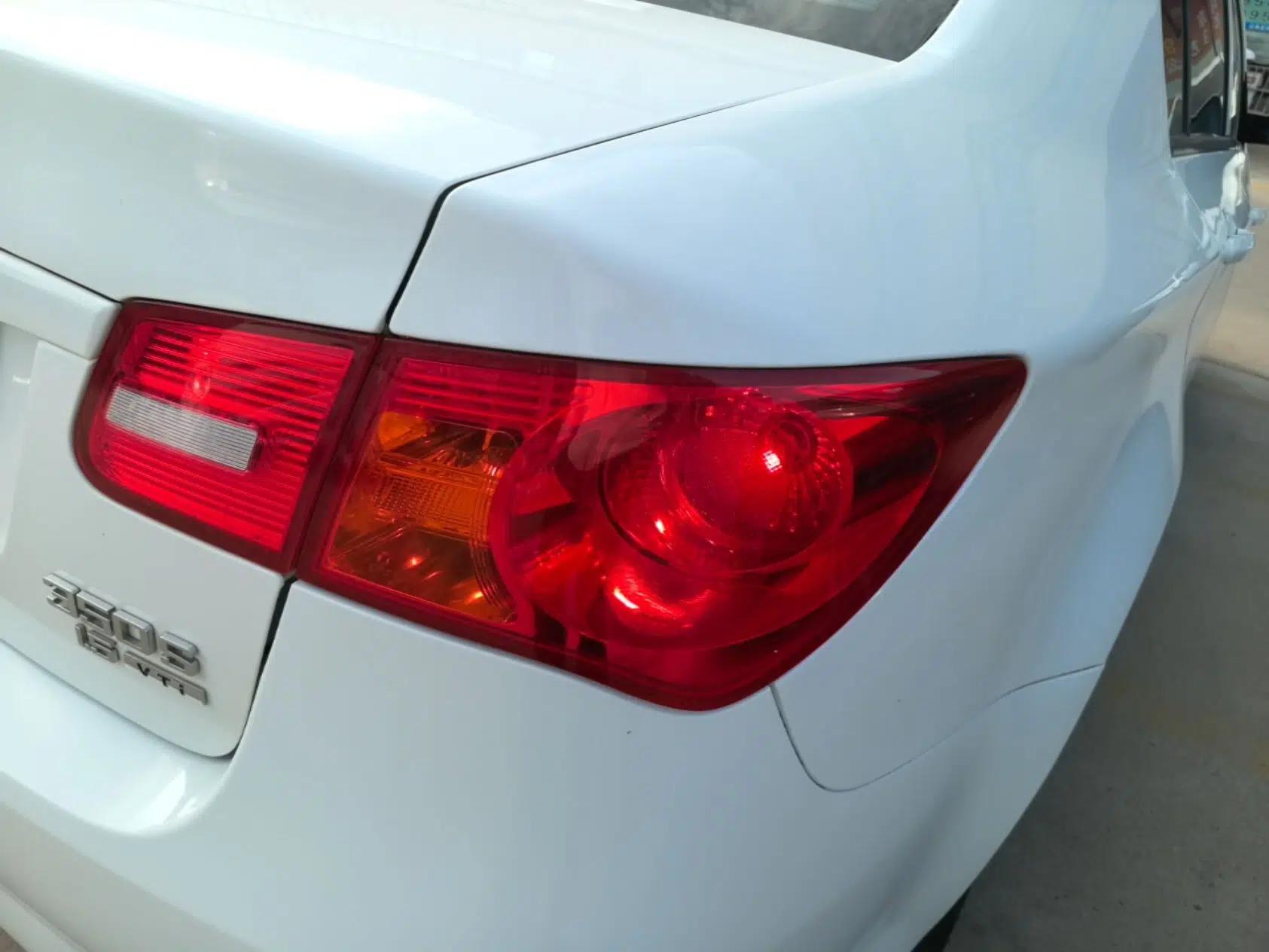 Roewe 350 2015 1.5L Manual Luxury Sunroof Edition — миниатюра 8