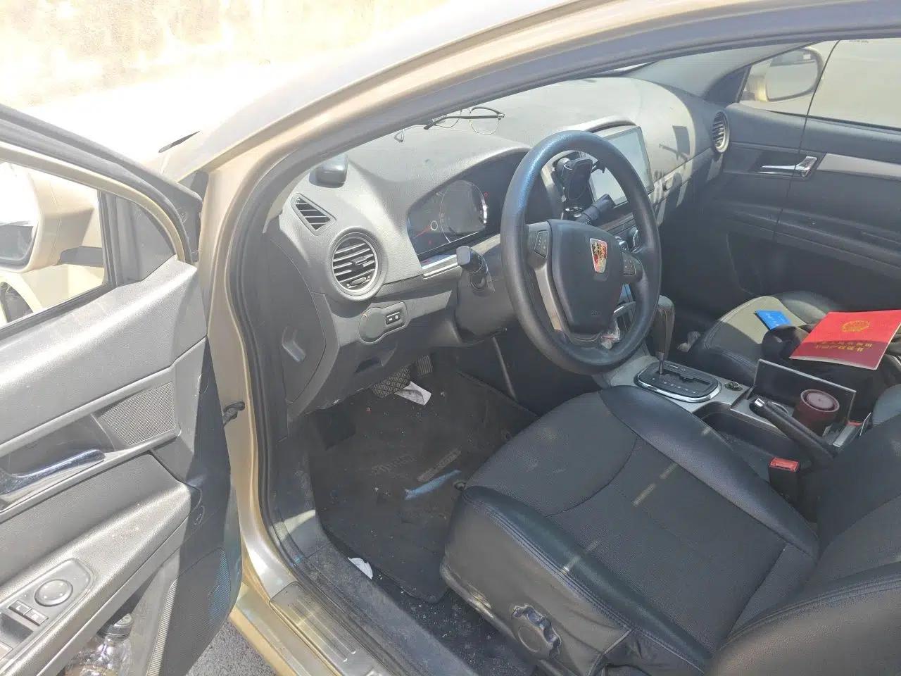 Roewe 350 2013 350C 1.5L Automatic Xunyue Edition — миниатюра 17
