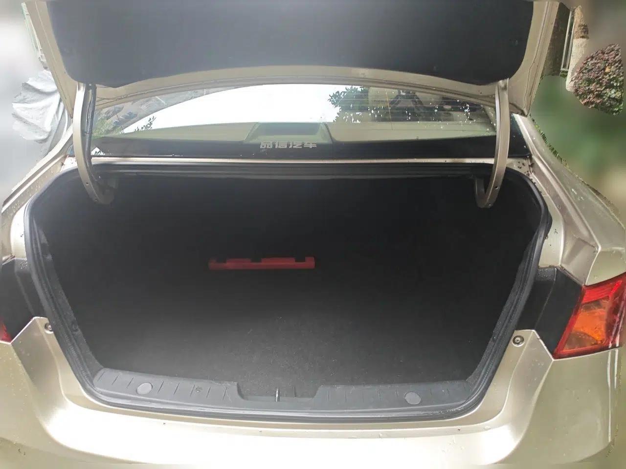 Roewe 350 2011 350S 1.5L Manual Xunchi Edition — миниатюра 20