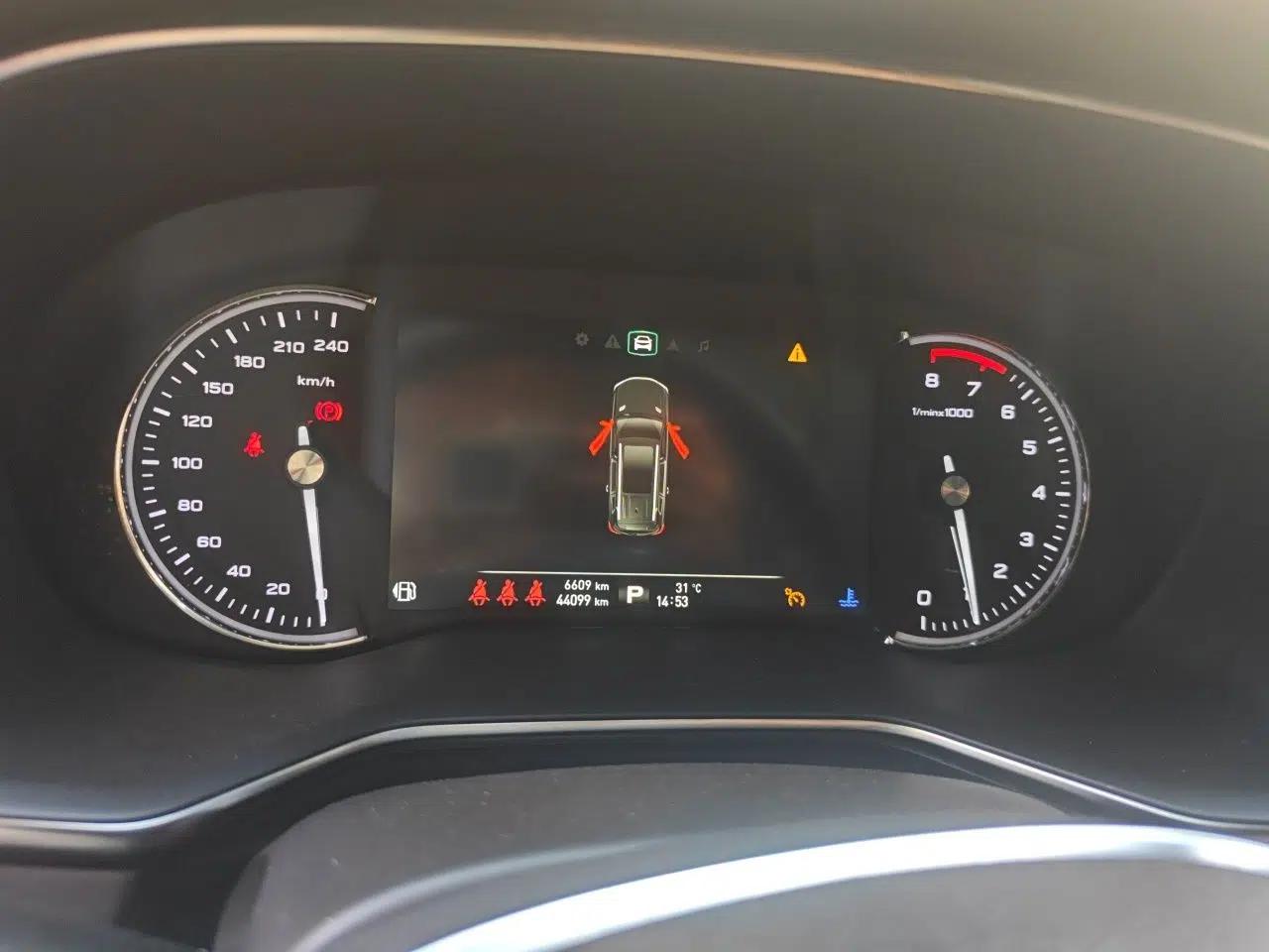Roewe RX8 2018 30T Smart Connectivity Two-Wheel Drive Flagship Edition — миниатюра 12