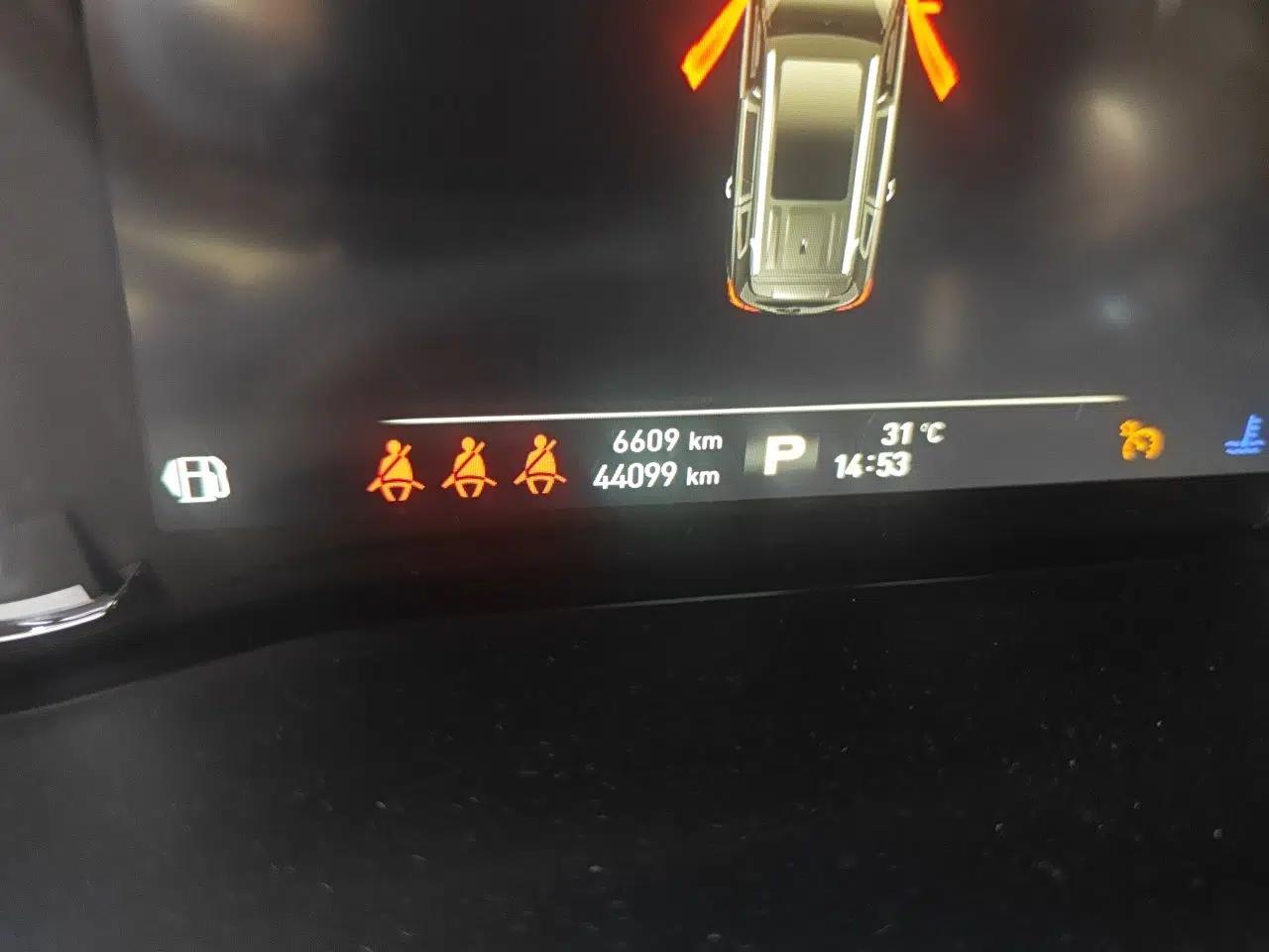 Roewe RX8 2018 30T Smart Connectivity Two-Wheel Drive Flagship Edition — миниатюра 13