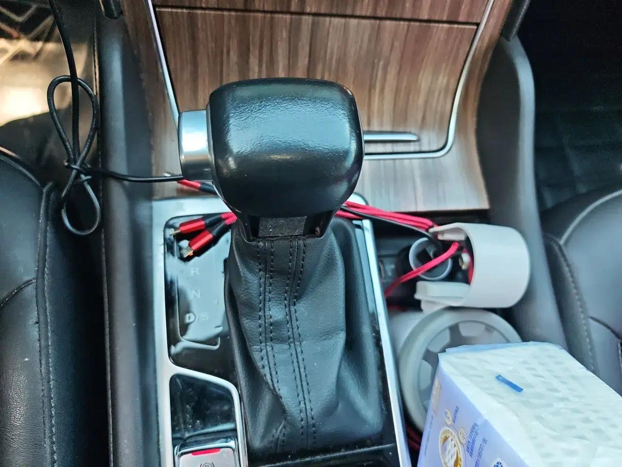 Roewe RX8 2019 30T Smart Connectivity Two-Wheel Drive Supreme Flagship Edition — миниатюра 15