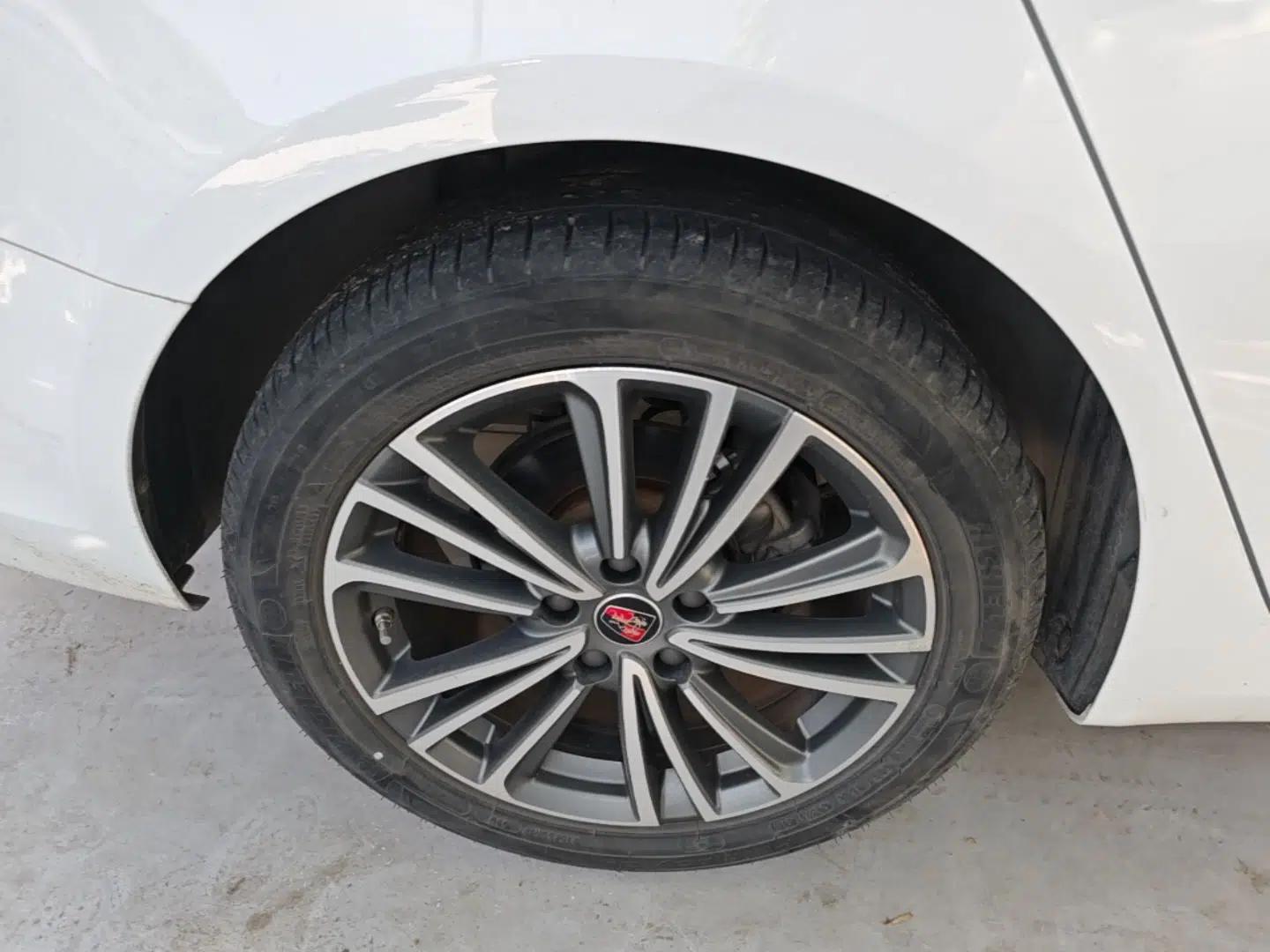Roewe i6 2020 PLUS 1.6L CVT 4G Connected Glory Holographic Edition — миниатюра 10