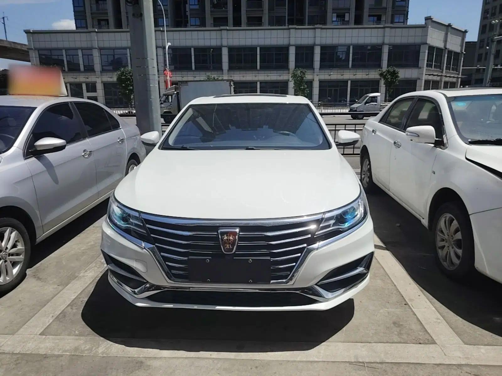 Roewe i6 2020 PLUS 1.6L Manual 4G Connect Glory Flagship Edition — миниатюра 2