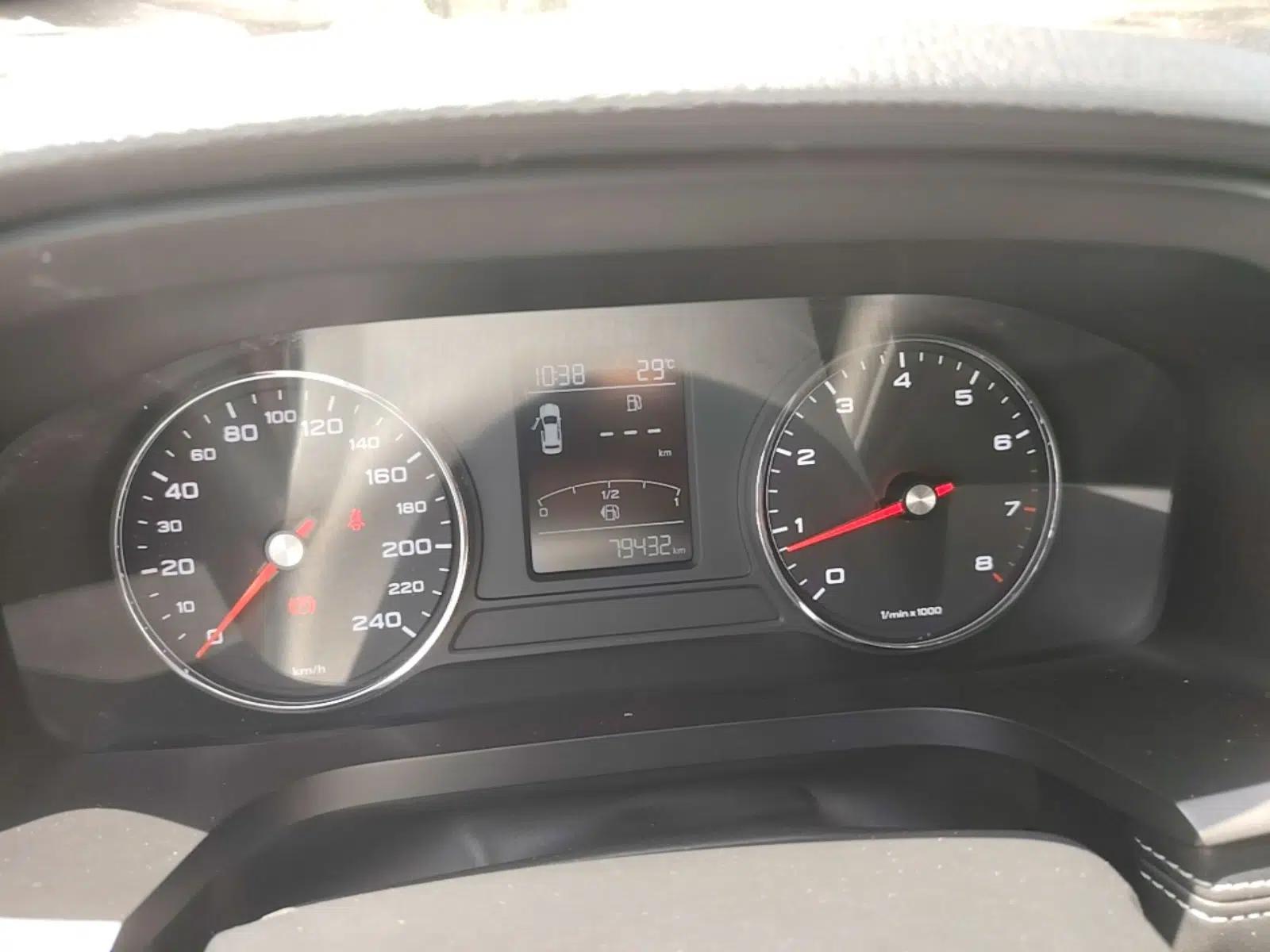 Roewe i6 2020 PLUS 1.6L Manual 4G Connect Glory Flagship Edition — миниатюра 15