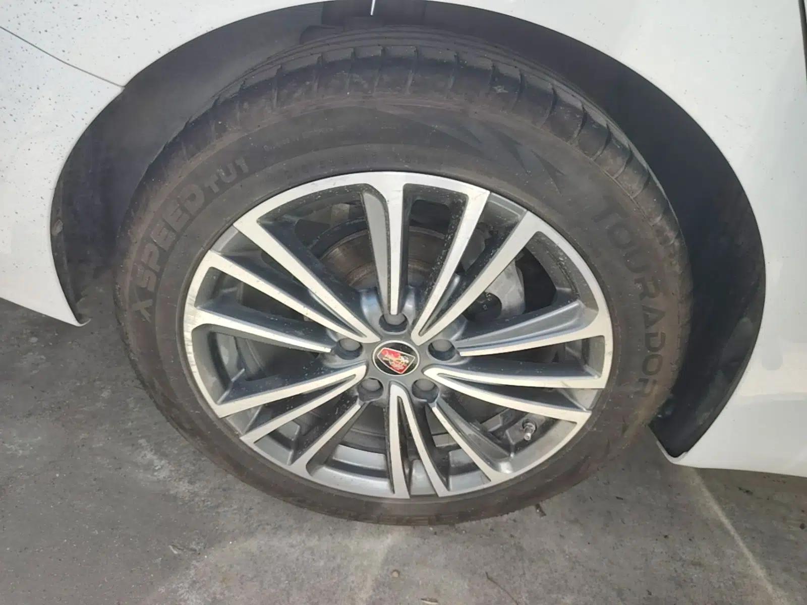 Roewe i6 2020 PLUS 1.6L Manual 4G Connect Glory Flagship Edition — миниатюра 10