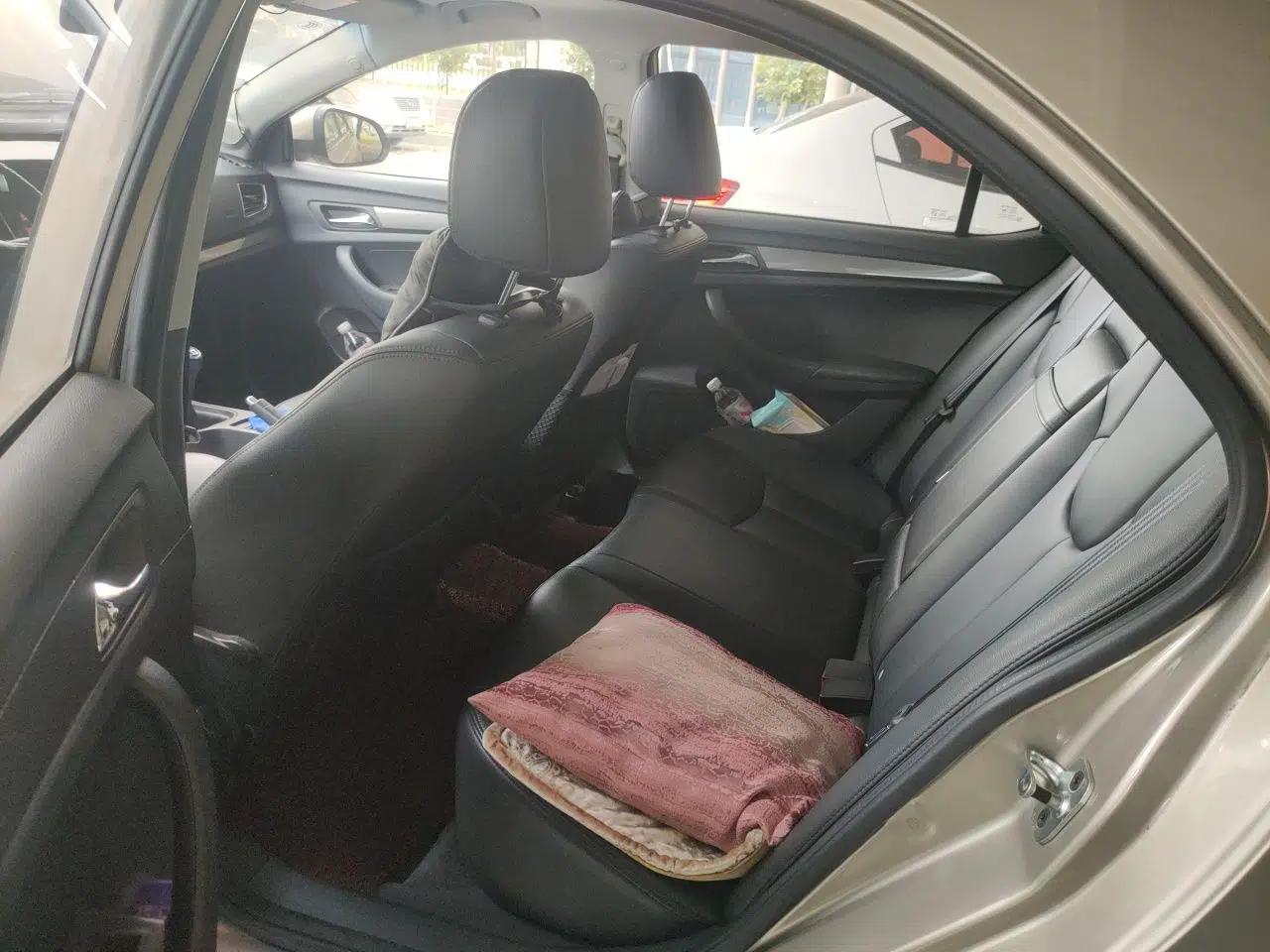 Roewe 360 2015 1.5L Manual Luxury Edition — миниатюра 18