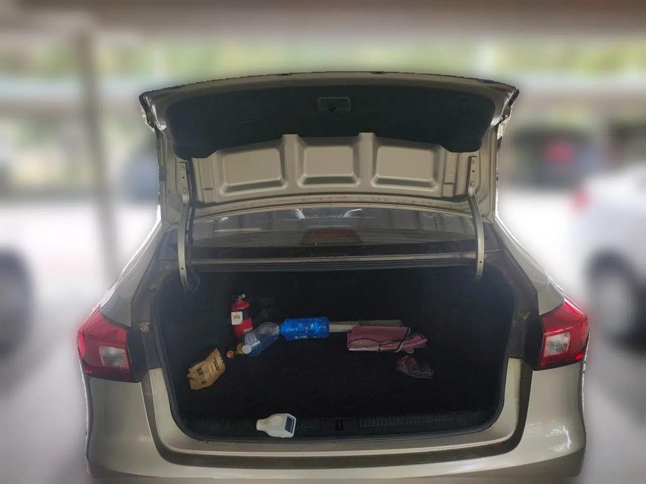 Roewe 360 2015 1.5L Manual Luxury Edition — миниатюра 20