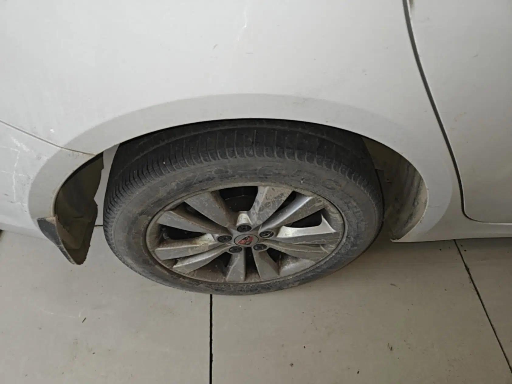 Roewe 360 2015 1.5L Automatic Luxury Edition — миниатюра 10