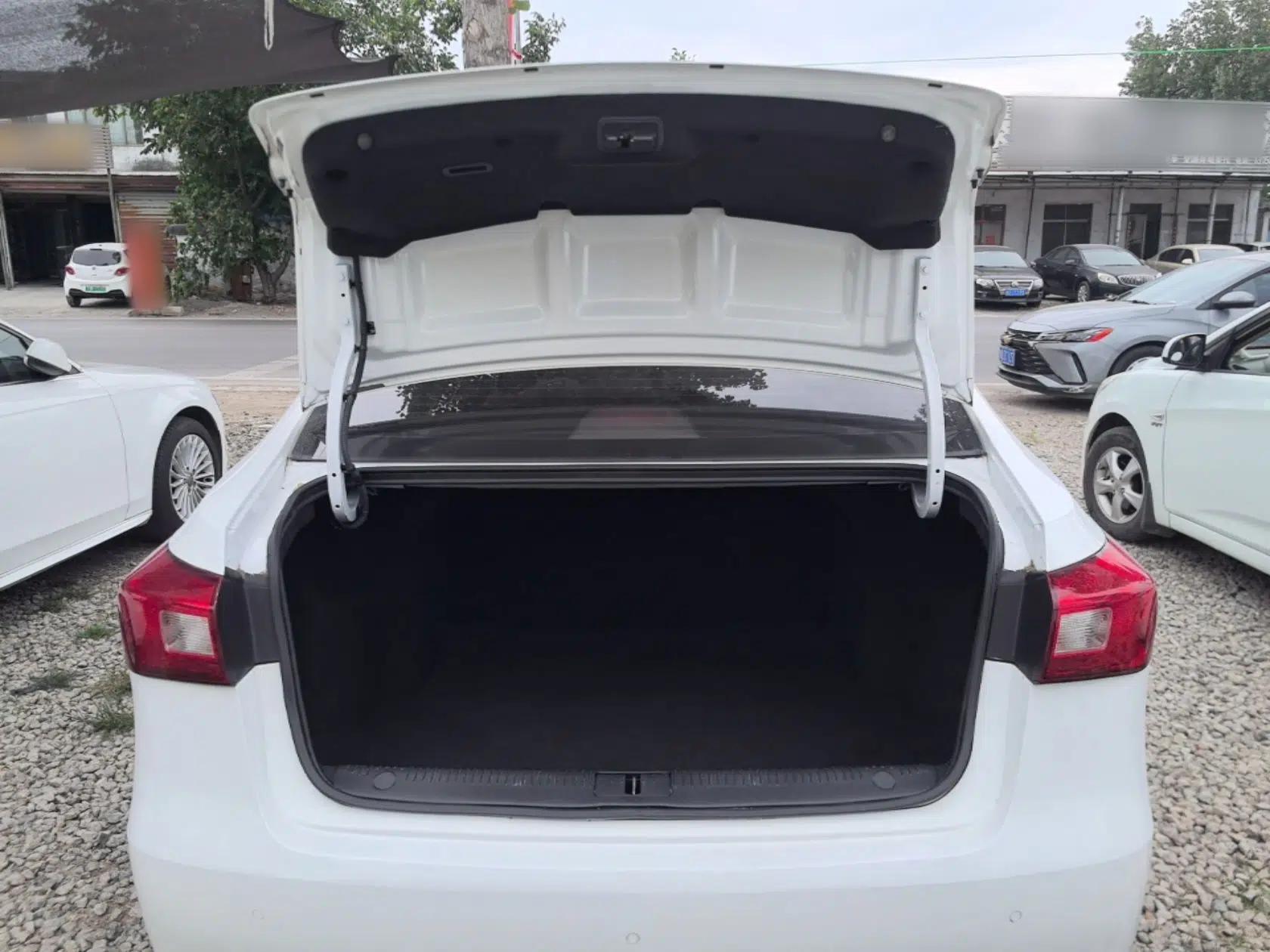 Roewe 360 2017 1.5L Automatic Luxury Edition — миниатюра 22