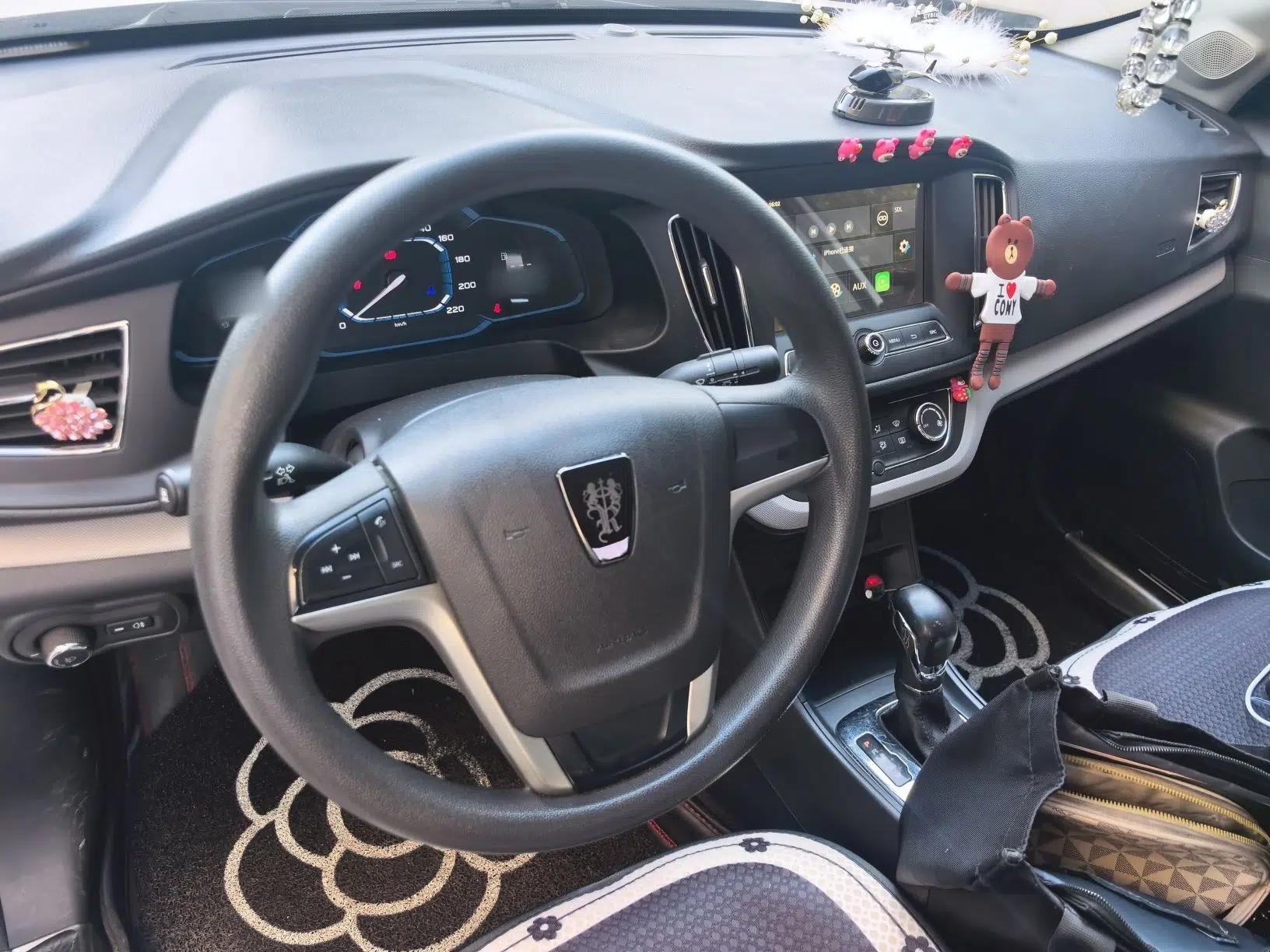 Roewe 360 2016 1.5L Automatic Smart Screen Version — миниатюра 11