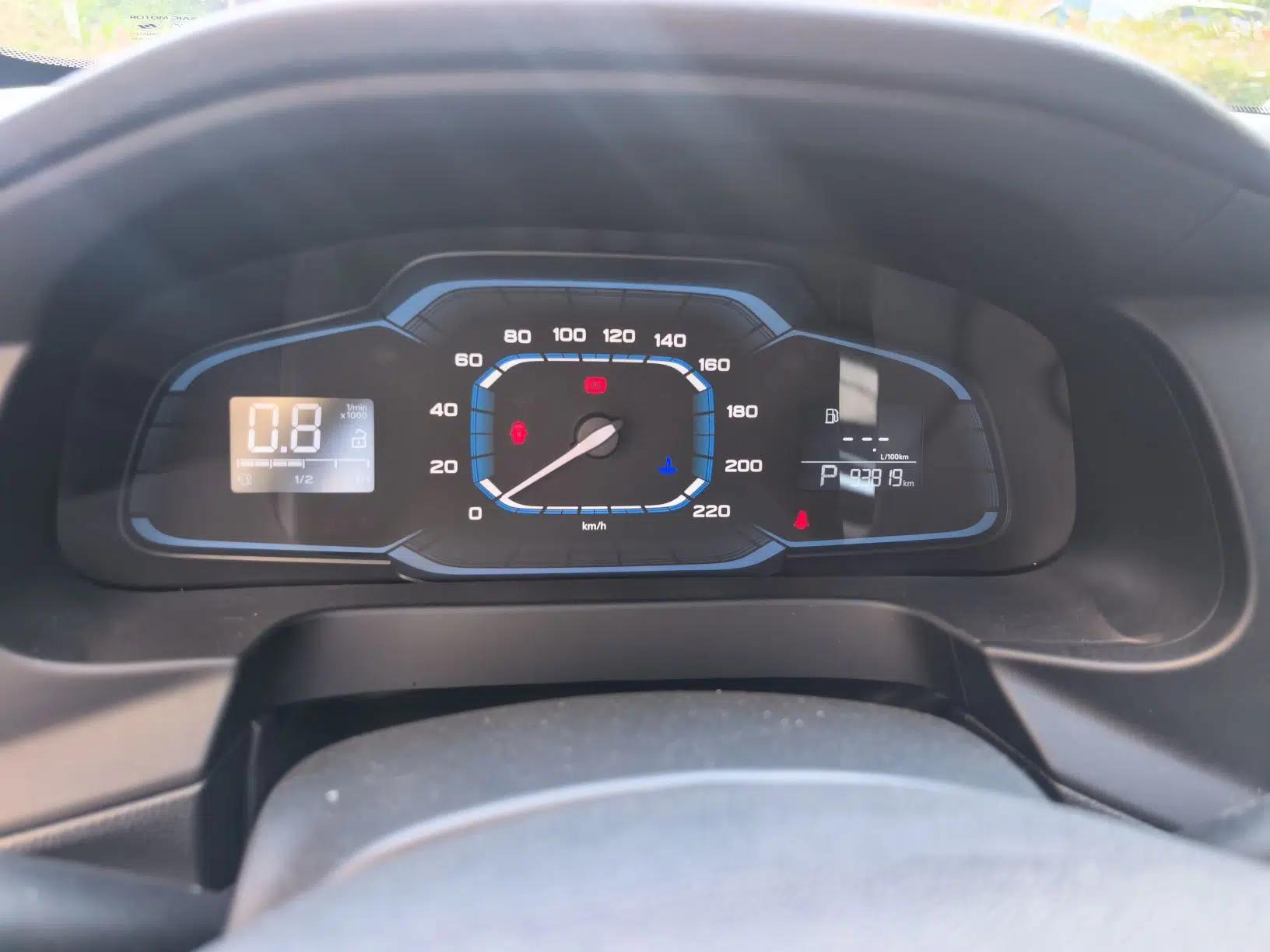 Roewe 360 2016 1.5L Automatic Smart Screen Version — миниатюра 13