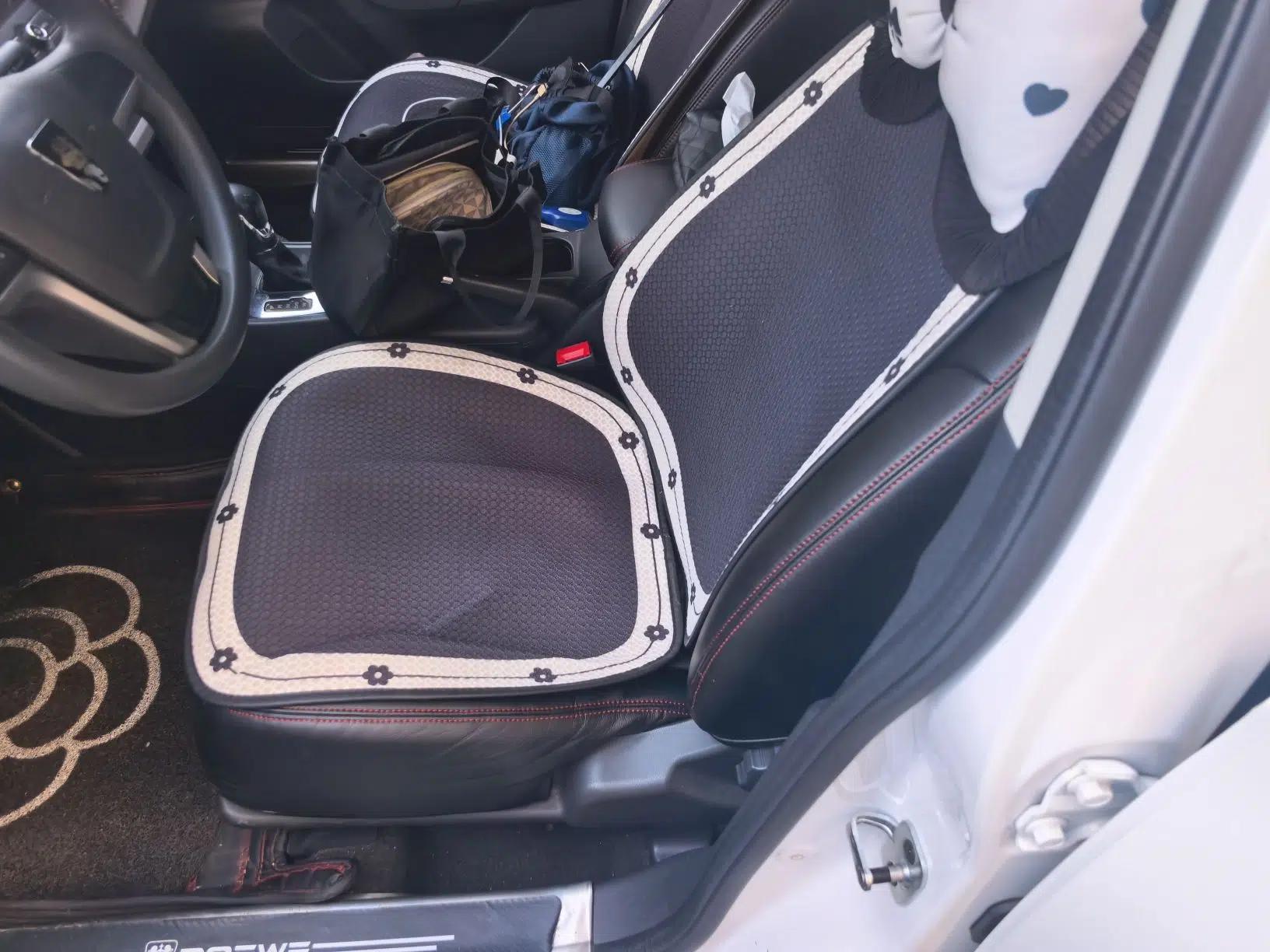 Roewe 360 2016 1.5L Automatic Smart Screen Version — миниатюра 16
