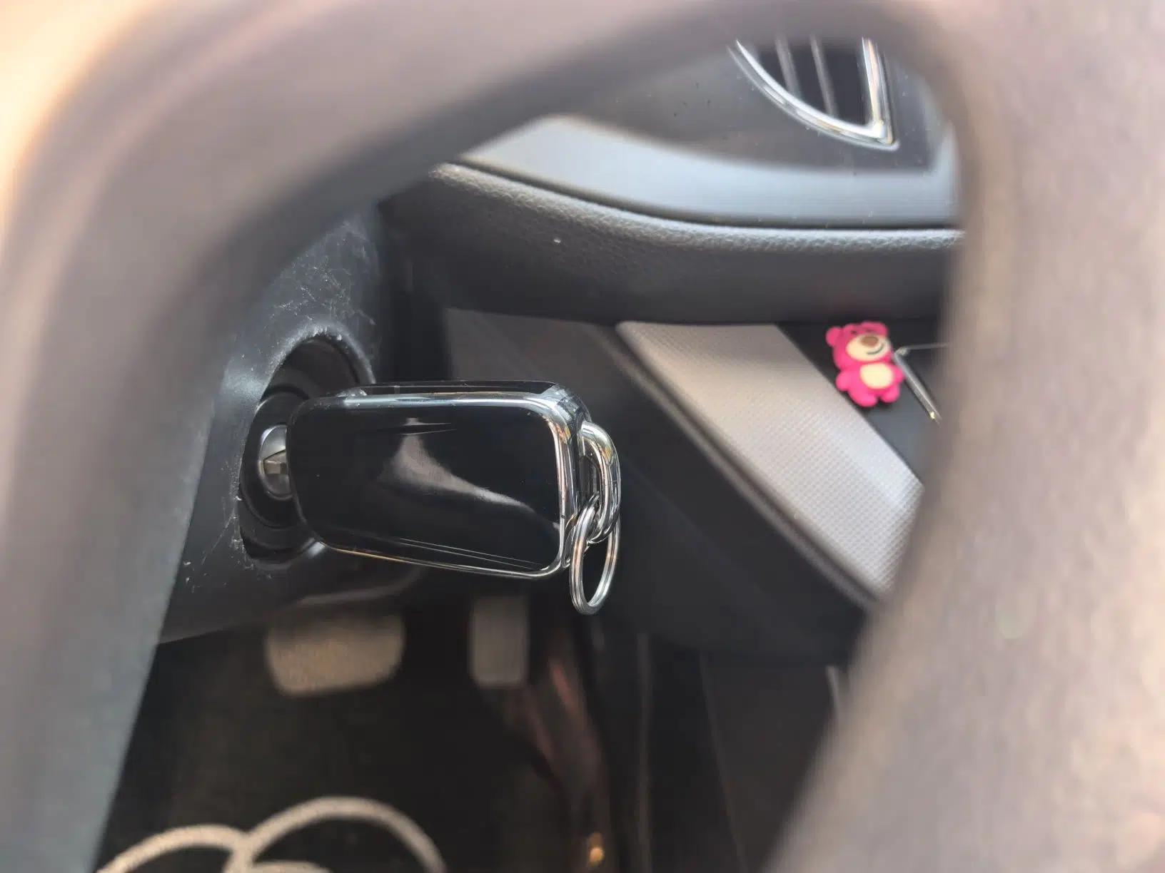 Roewe 360 2016 1.5L Automatic Smart Screen Version — миниатюра 9