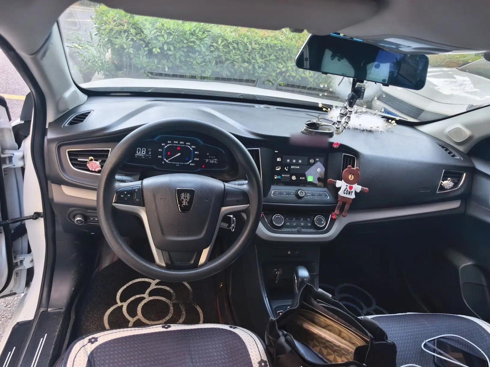 Roewe 360 2016 1.5L Automatic Smart Screen Version — миниатюра 10