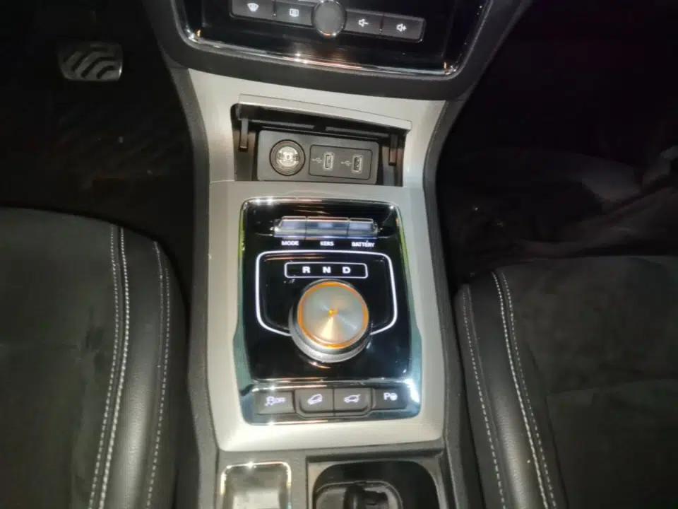 Roewe RX5 New Energy 2017 ERX5 EV400 Electric Internet Supreme Edition — миниатюра 16