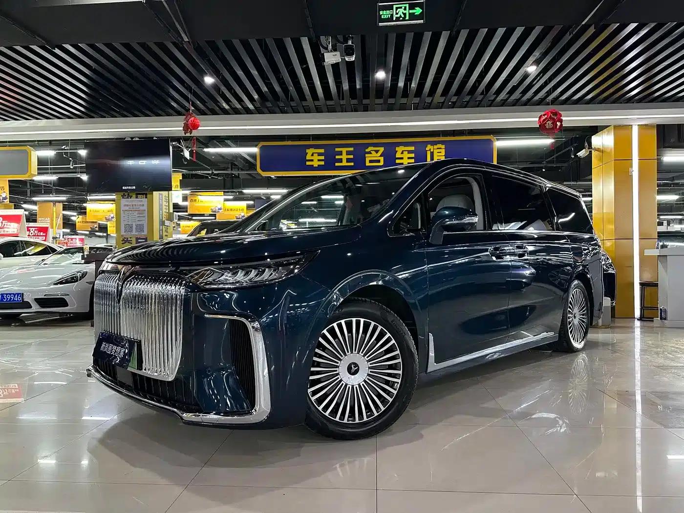 Voyah Dreamer 2025 PHEV AWD Flagship Kunpeng Edition — миниатюра 1