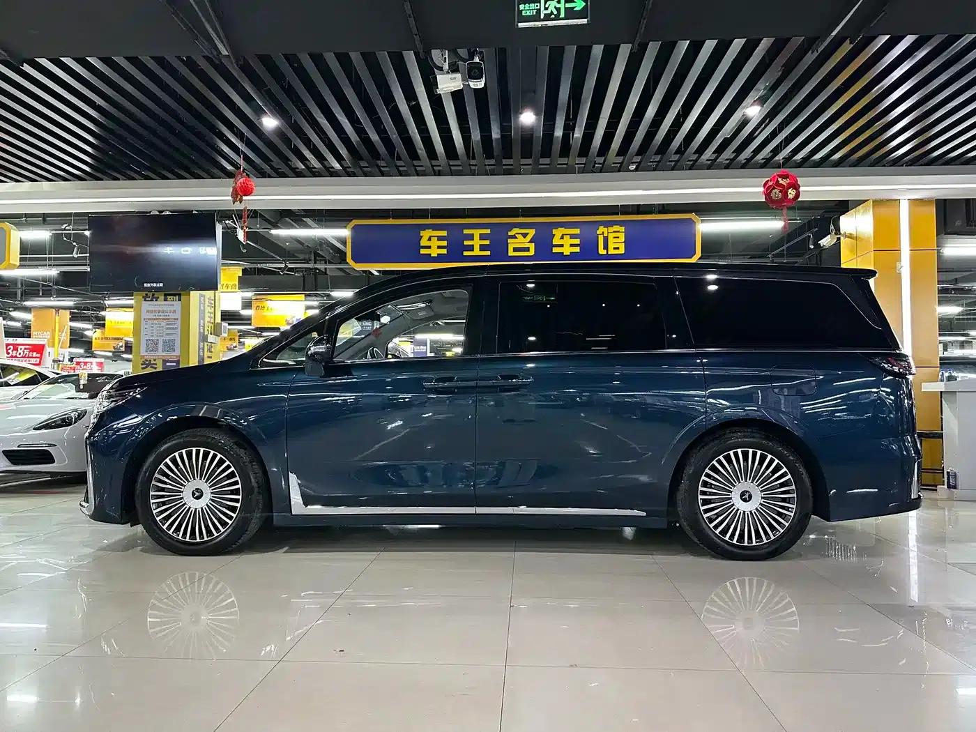 Voyah Dreamer 2025 PHEV AWD Flagship Kunpeng Edition — миниатюра 2