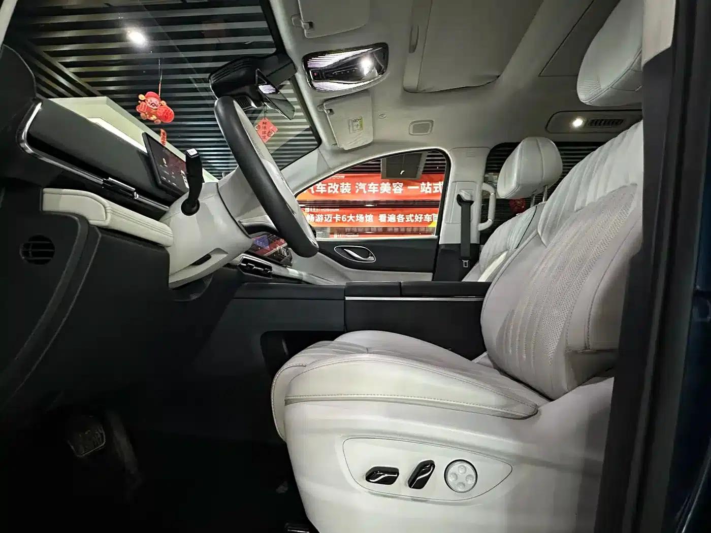 Voyah Dreamer 2025 PHEV AWD Flagship Kunpeng Edition — миниатюра 7
