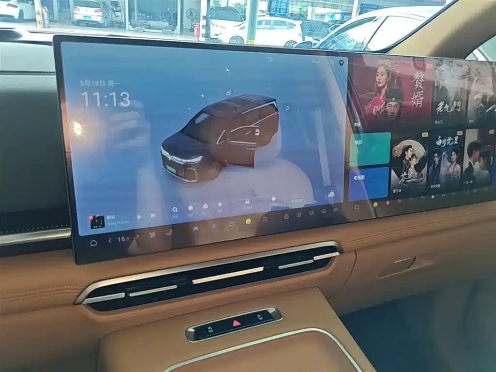Voyah Dreamer 2025 PHEV 4WD Premium Kunpeng Edition — миниатюра 13