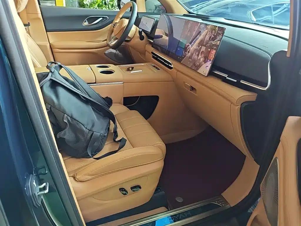 Voyah Dreamer 2025 PHEV 4WD Premium Kunpeng Edition — миниатюра 25