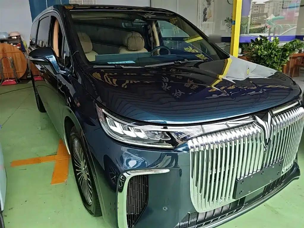 Voyah Dreamer 2025 PHEV 4WD Premium Kunpeng Edition — миниатюра 4