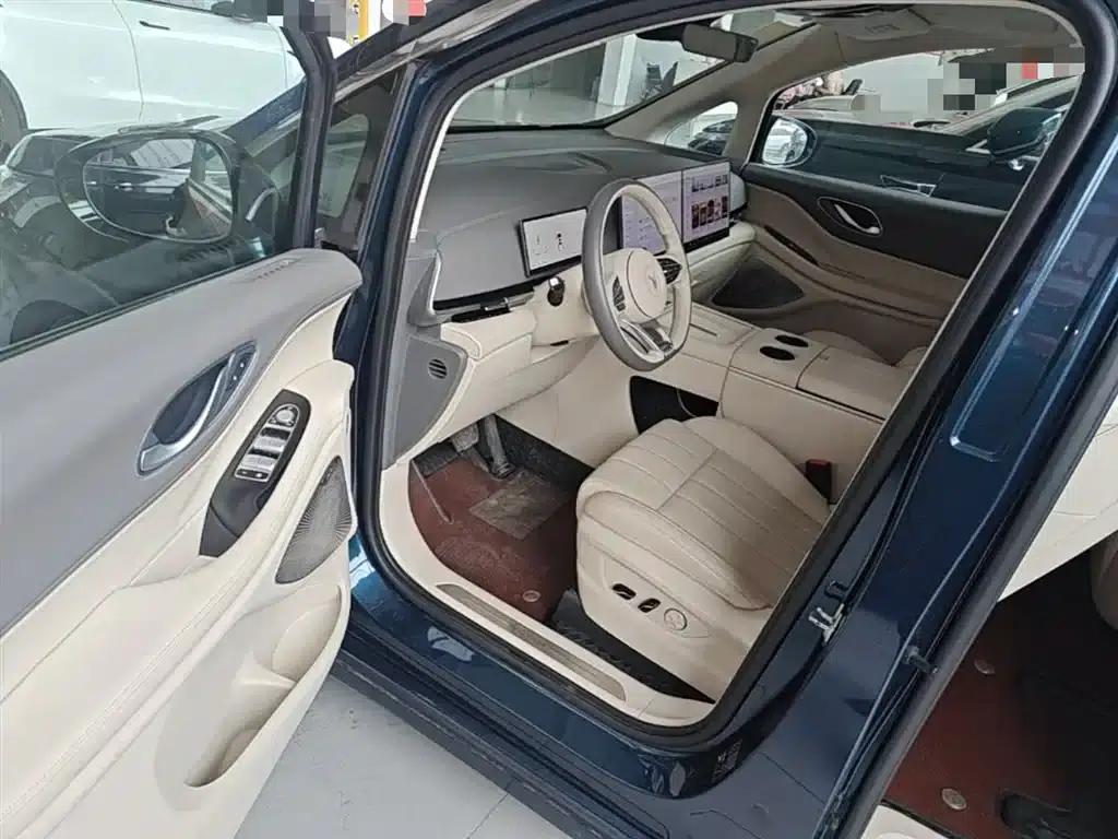 Voyah Dreamer 2024 PHEV Long Range Flagship Edition — миниатюра 16