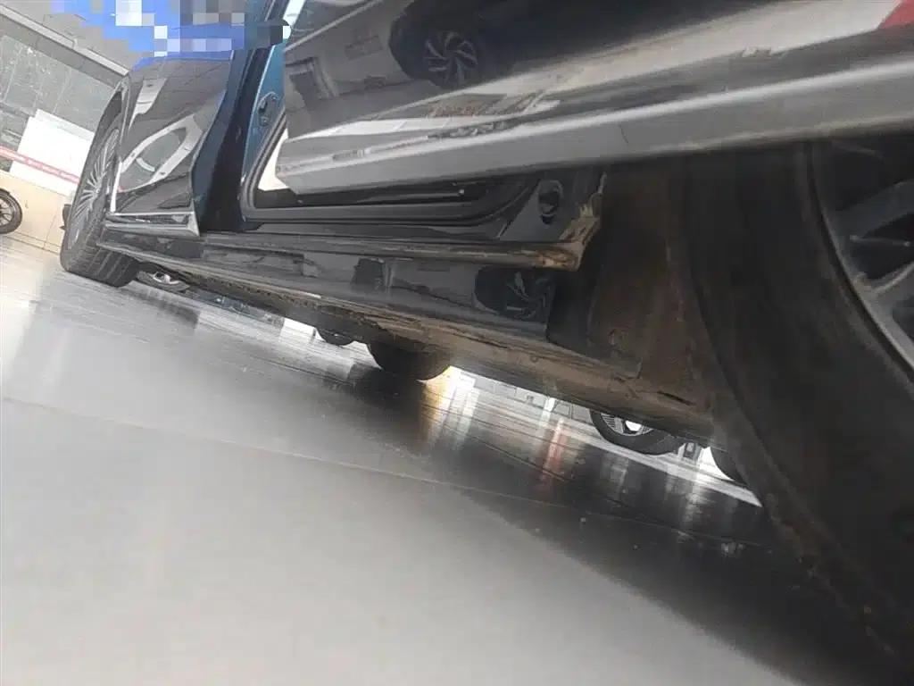 Voyah Dreamer 2024 PHEV Long Range Flagship Edition — миниатюра 22