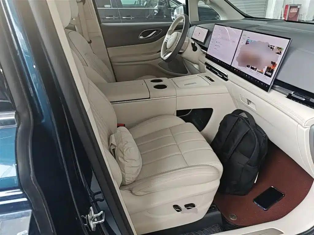 Voyah Dreamer 2024 PHEV Long Range Flagship Edition — миниатюра 25