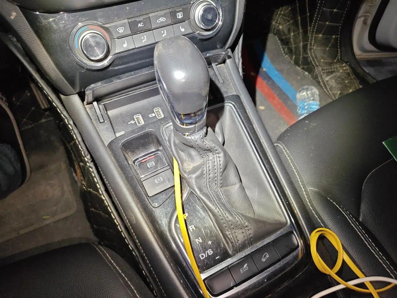 Roewe RX3 2018 1.6L CVT Flagship Edition — миниатюра 15