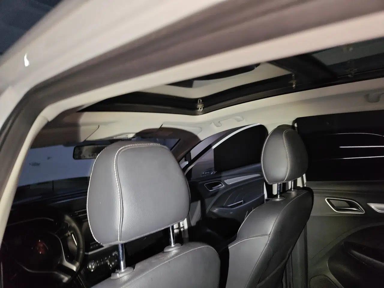 Roewe RX3 2018 1.6L CVT Flagship Edition — миниатюра 19