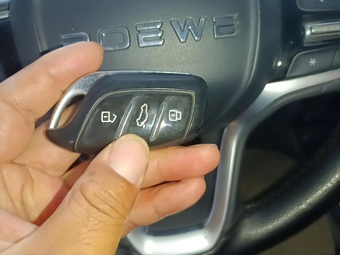Roewe RX3 2021 PRO 1.6L CVT Elite Model — миниатюра 12