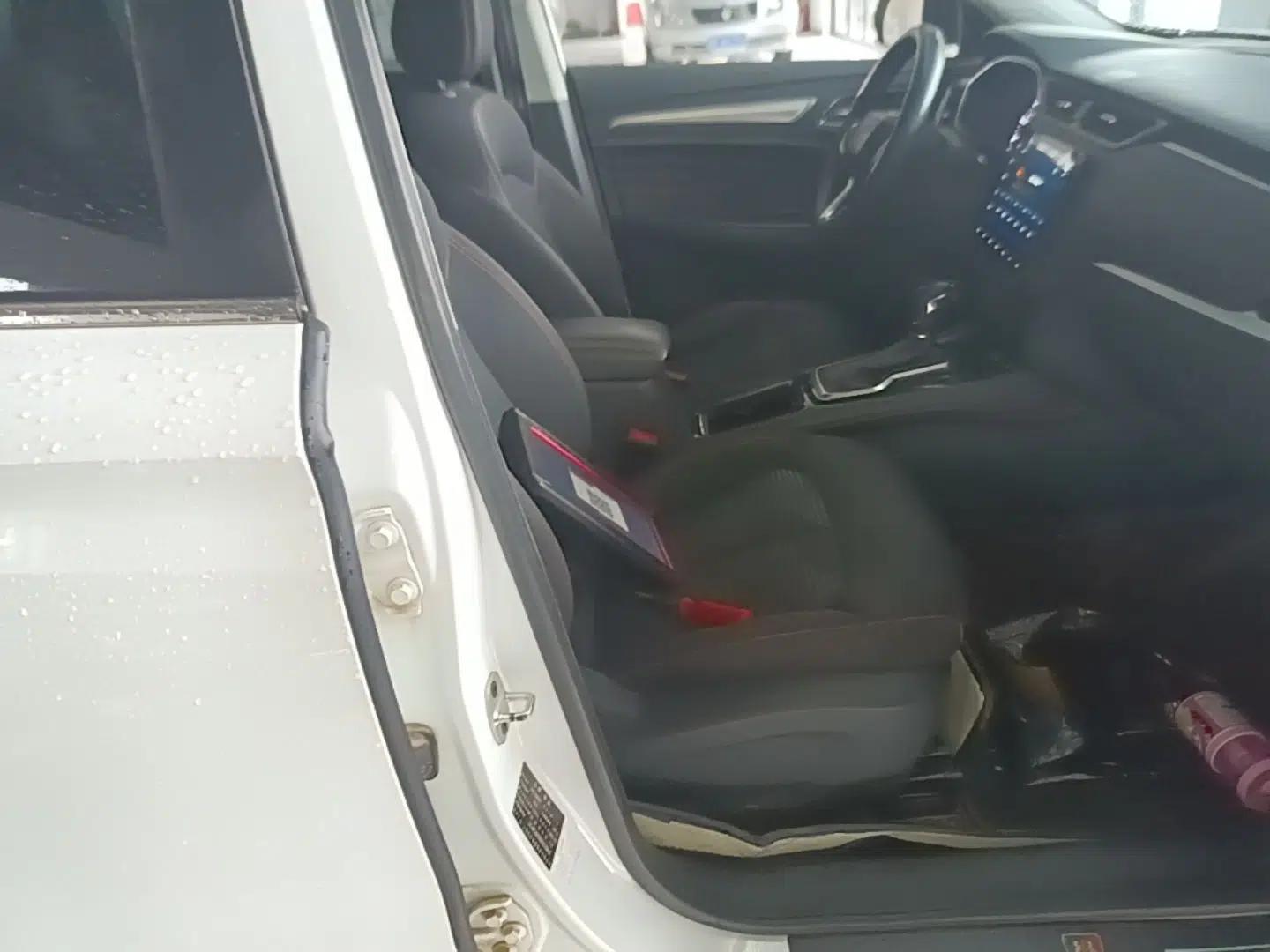 Roewe RX3 2021 PRO 1.6L CVT Elite Model — миниатюра 23