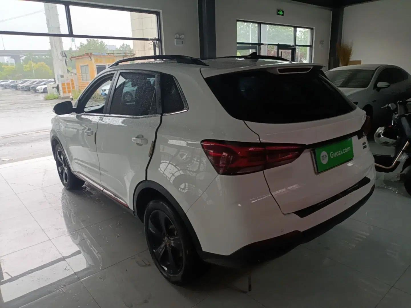 Roewe RX3 2021 PRO 1.6L CVT Elite Model — миниатюра 4
