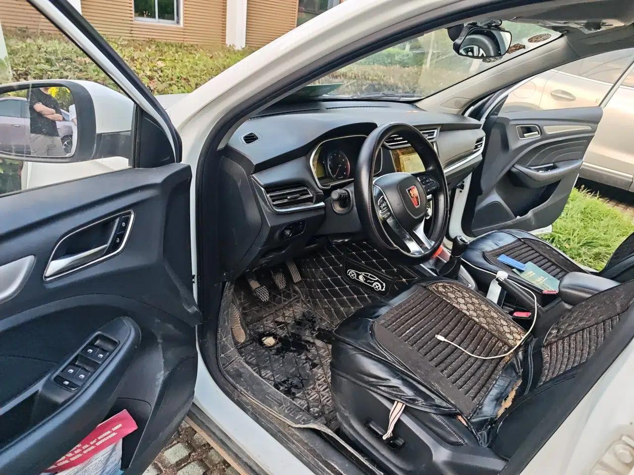 Roewe RX3 2018 1.6L Manual Internet Smart Edition — миниатюра 17