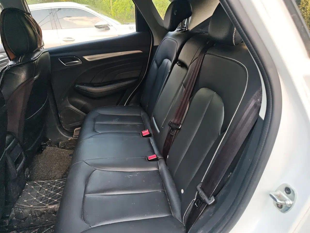 Roewe RX3 2018 1.6L Manual Internet Smart Edition — миниатюра 18