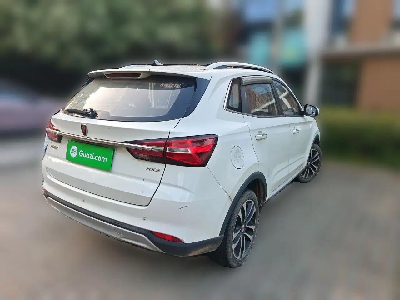 Roewe RX3 2018 1.6L Manual Internet Smart Edition — миниатюра 6