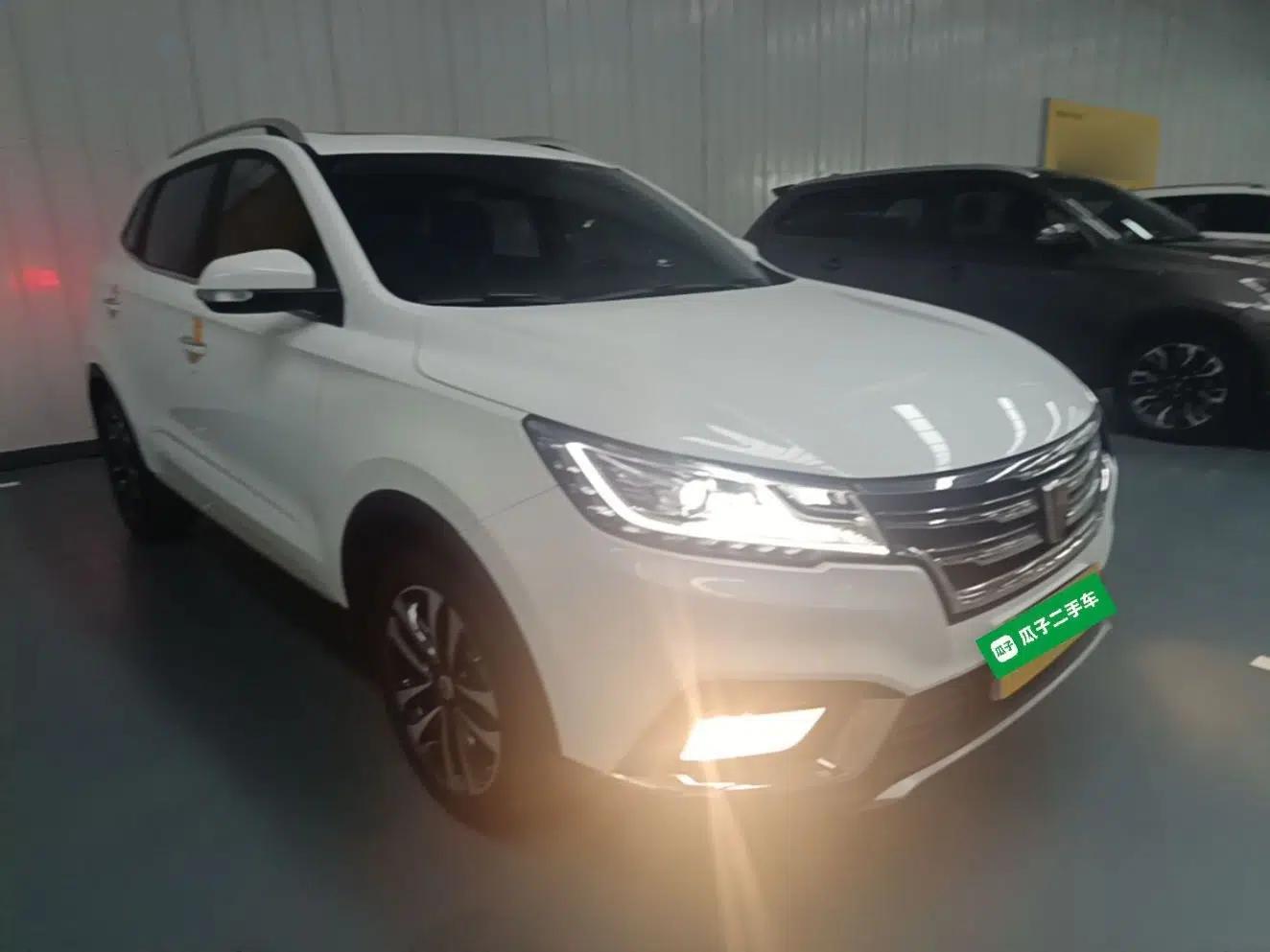 Roewe RX3 2020 1.6L CVT 4G Connected Ultra-Cool Flagship Edition — миниатюра 3