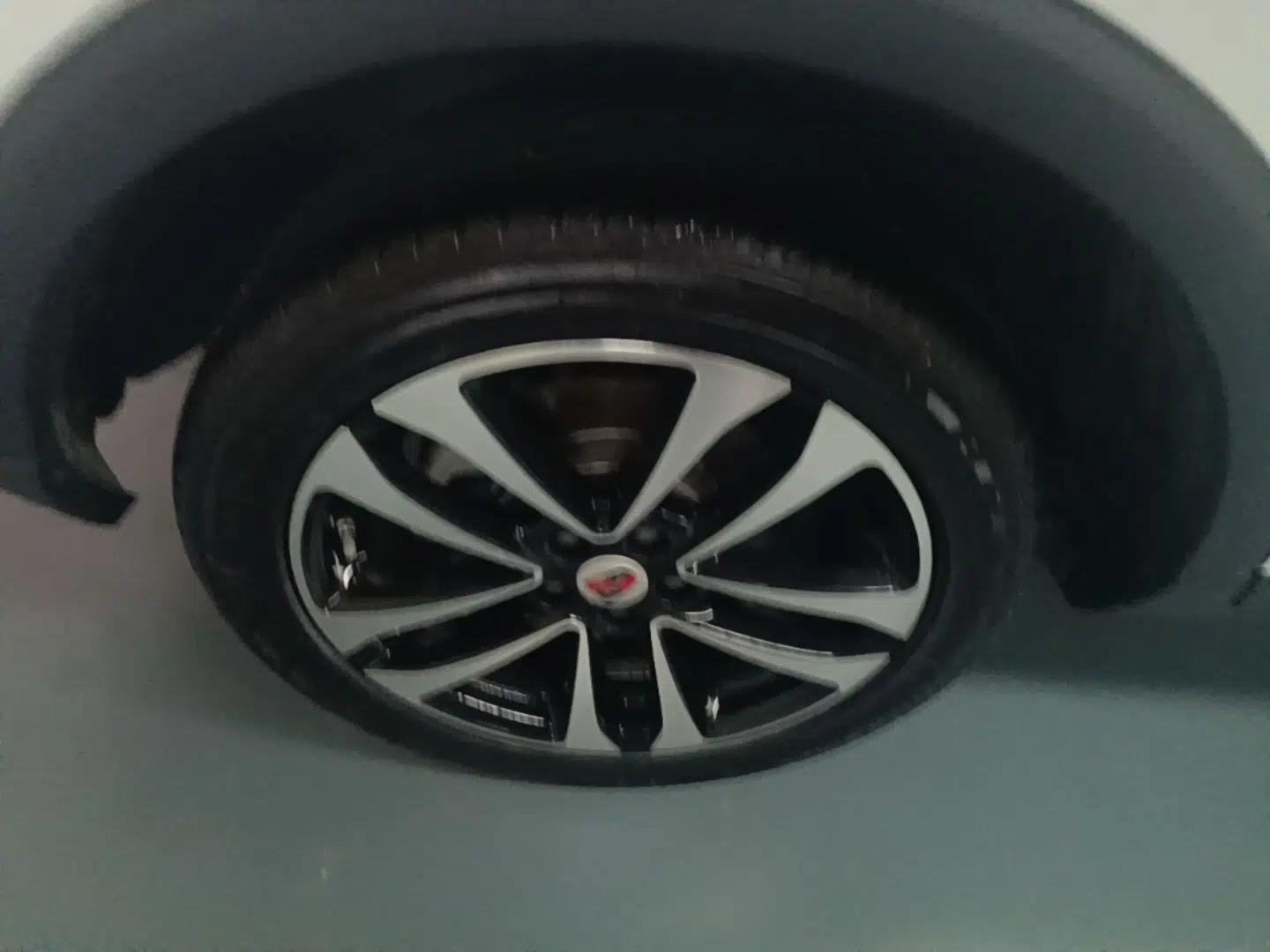 Roewe RX3 2020 1.6L CVT 4G Connected Ultra-Cool Flagship Edition — миниатюра 10